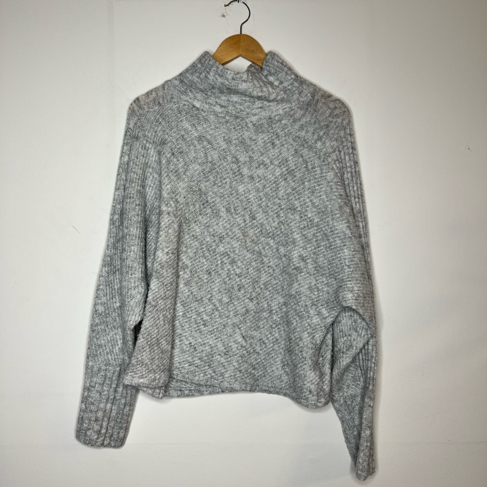Max Studio Boxy Turtleneck Sweater, sz. L